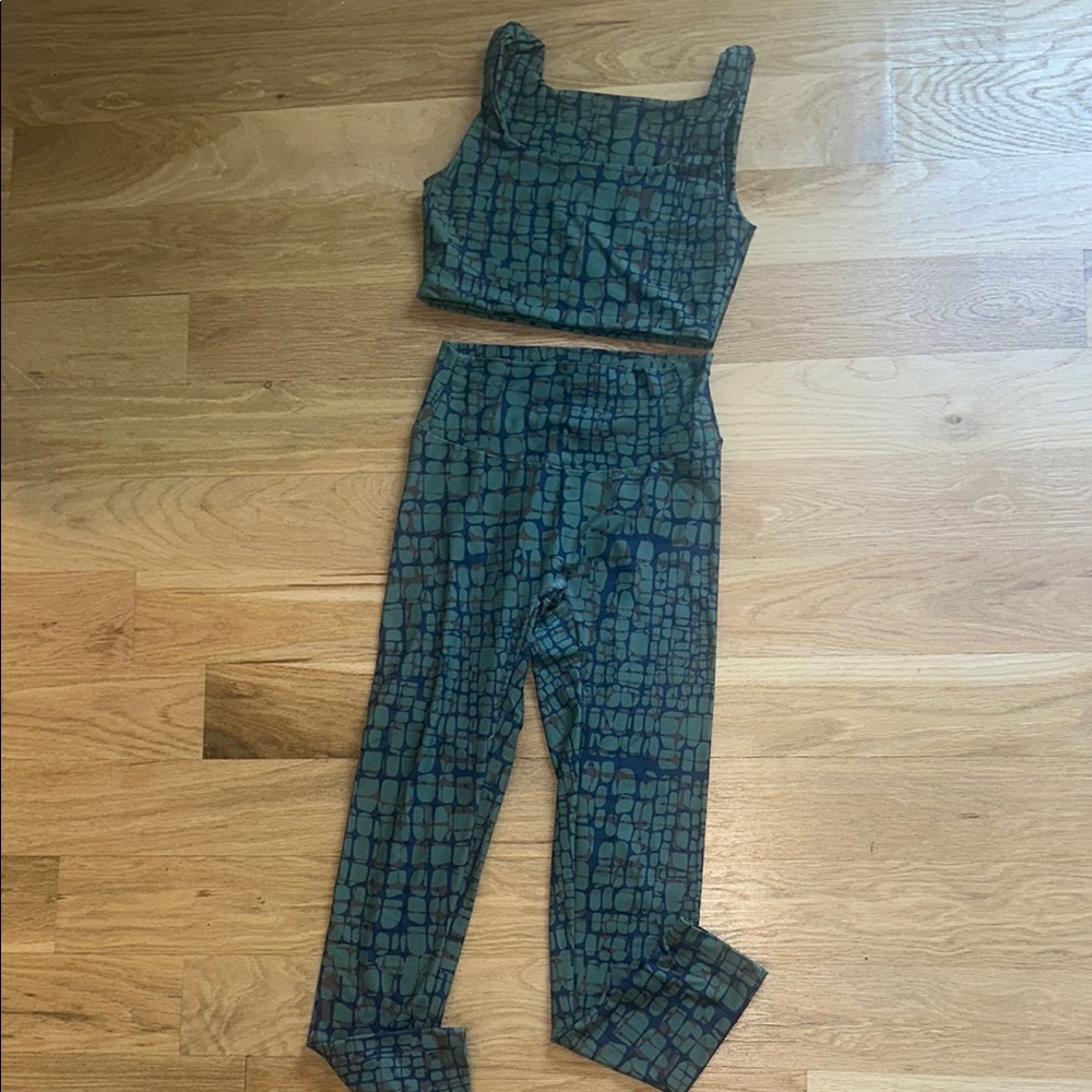 Skatie Green Ribbed Leggings